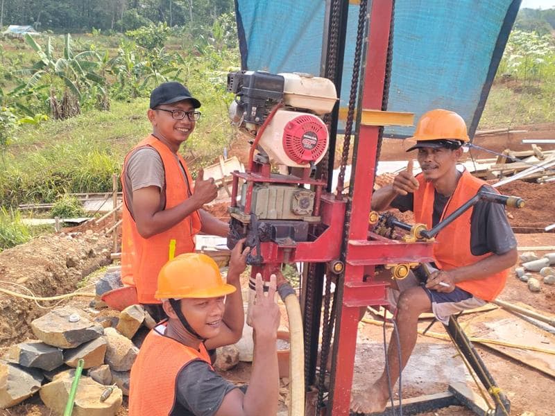 Sumur Bor Industri (Menggunakan Alat Bor DTH GEO)
